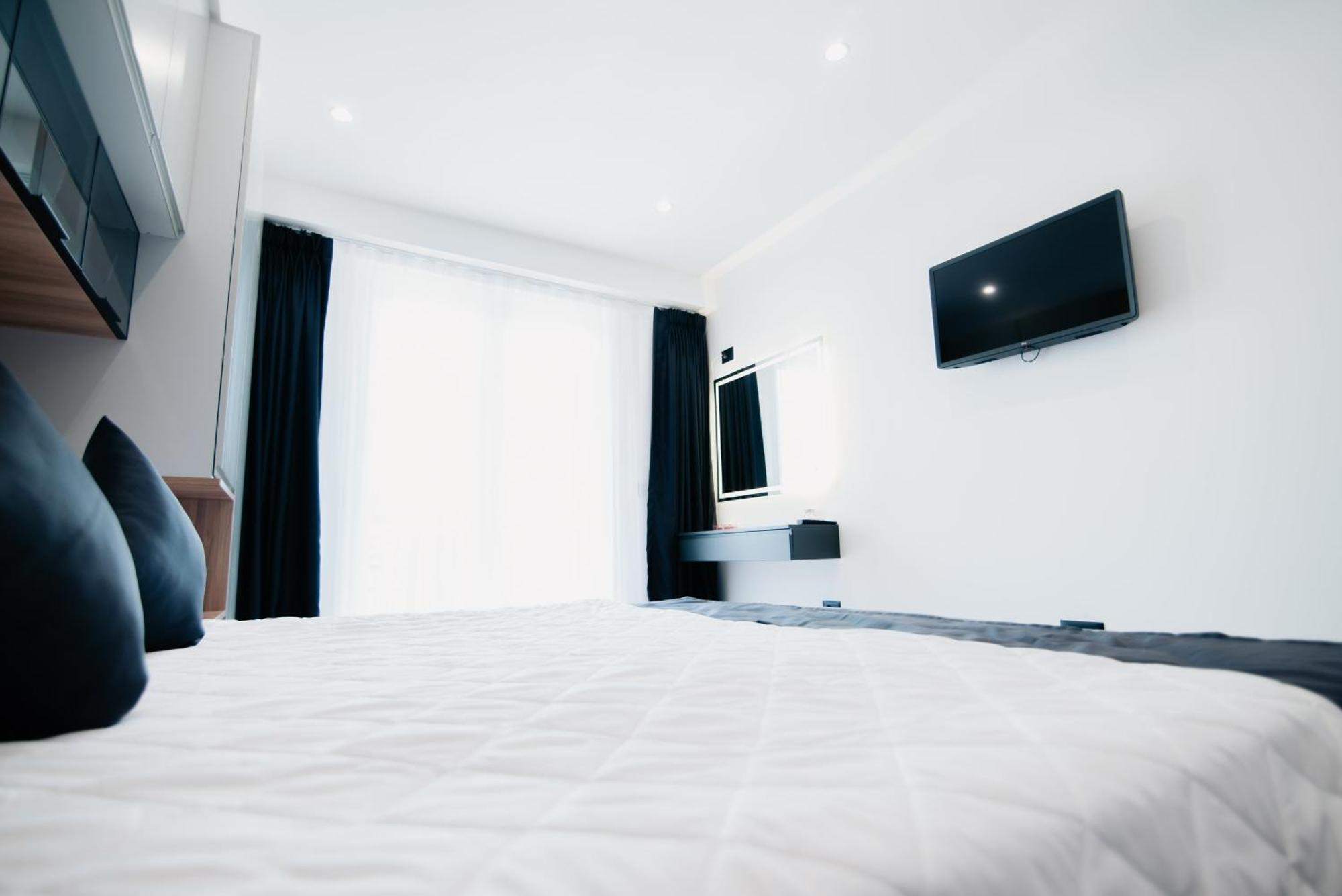 Froa Luxury Apartment Debar Exterior photo